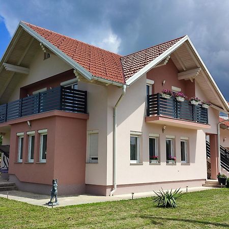 Apartman Swans Otočac Esterno foto