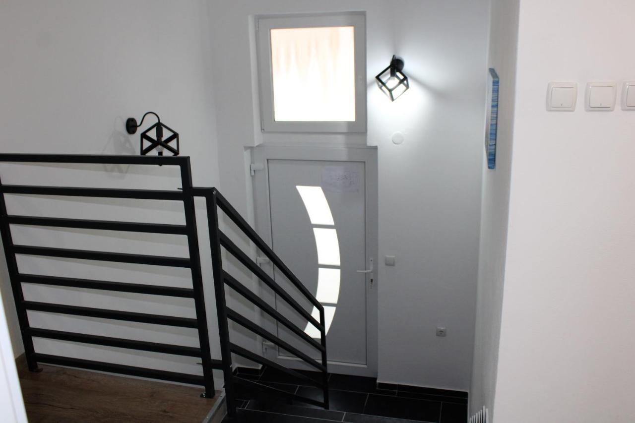 Apartman Swans Otočac Esterno foto