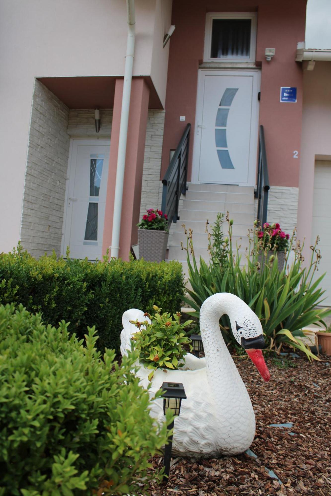 Apartman Swans Otočac Esterno foto